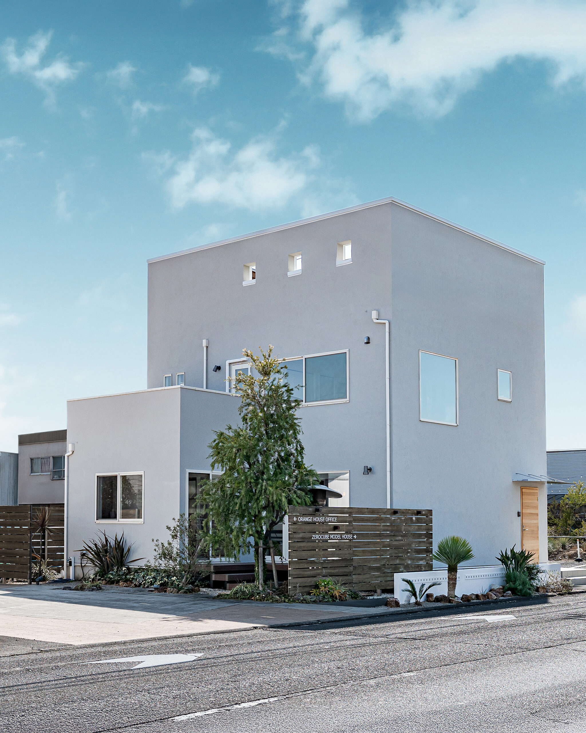 ZERO-CUBE+BOX+SKY BALCONY