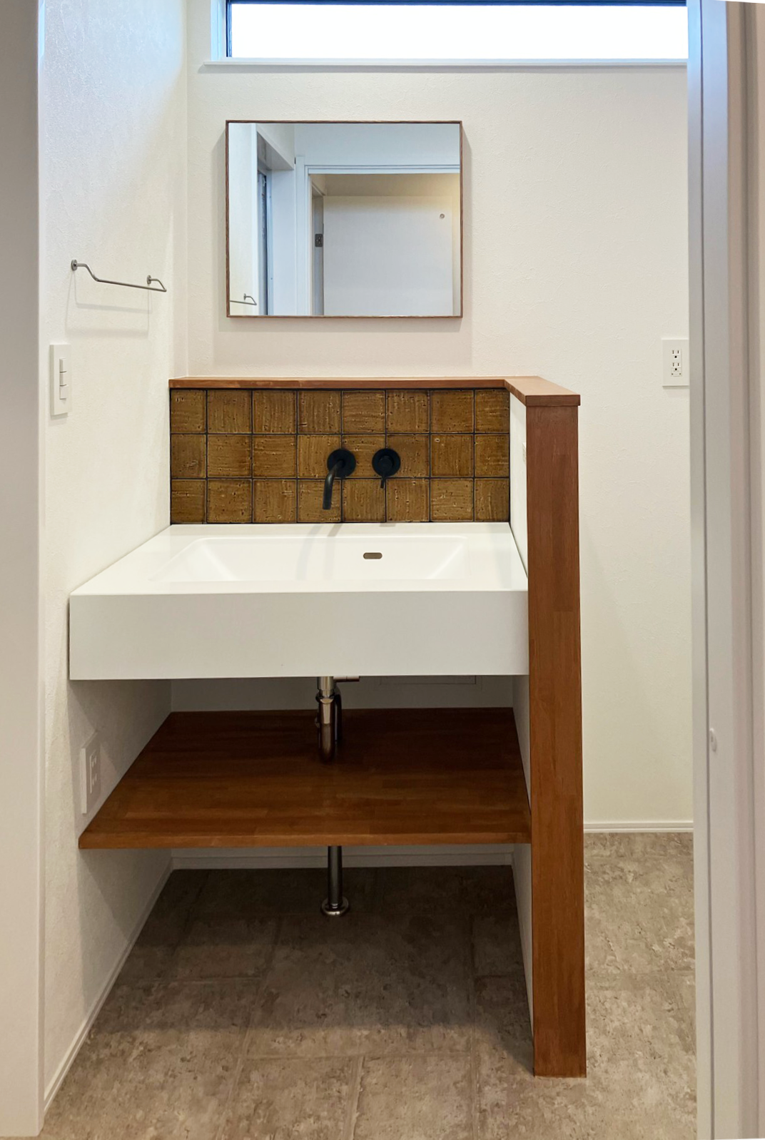 空間を彩る、水まわりのタイル使い